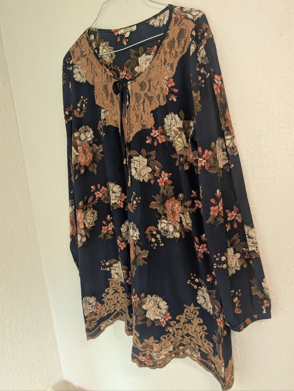 gimmicks by BKE Navy Floral Tunic Lace Trim S Oversized Boho Cottage Festival